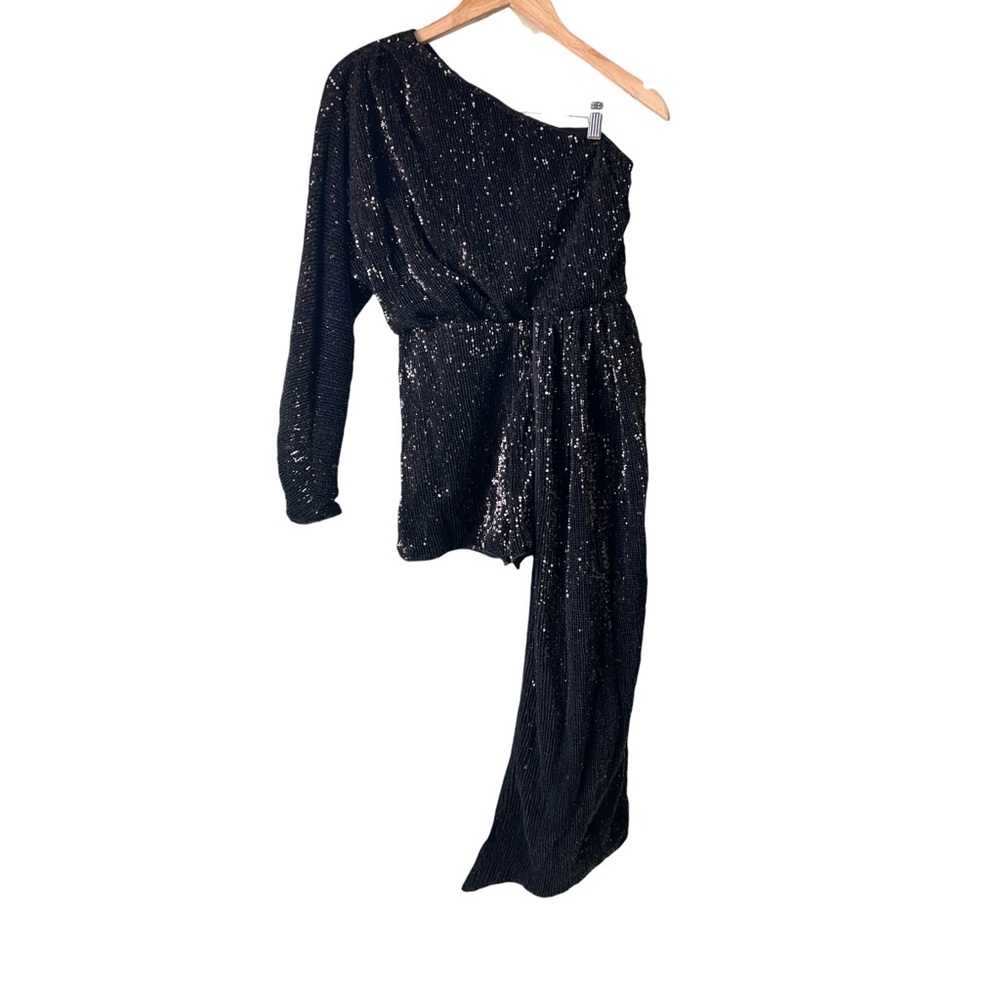 Pretty Little Thing Black Sequin Drape Detail One Sleeve Playsuit Romper 6 NWT - Picture 2 of 9